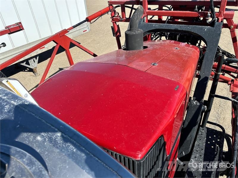Case IH Patriot 3330 100 ft 4x4 High Clearance Self-Propel رشاشات ذاتية الحركة