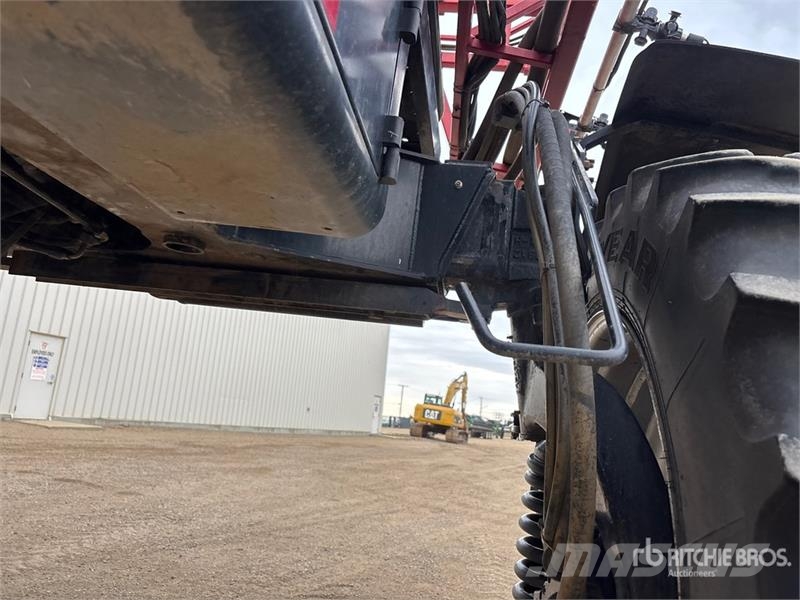 Case IH Patriot 3330 100 ft 4x4 High Clearance Self-Propel Itsekulkevat ruiskut