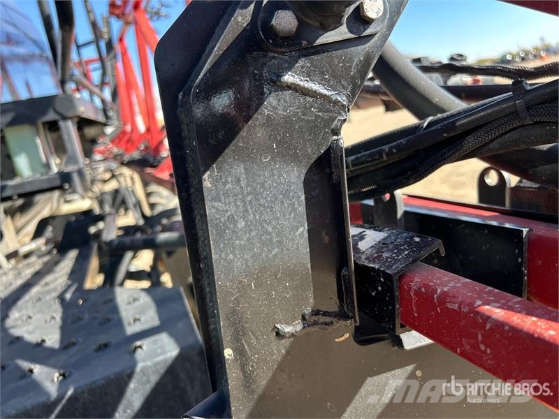 Case IH Patriot 3330 100 ft 4x4 High Clearance Self-Propel رشاشات ذاتية الحركة