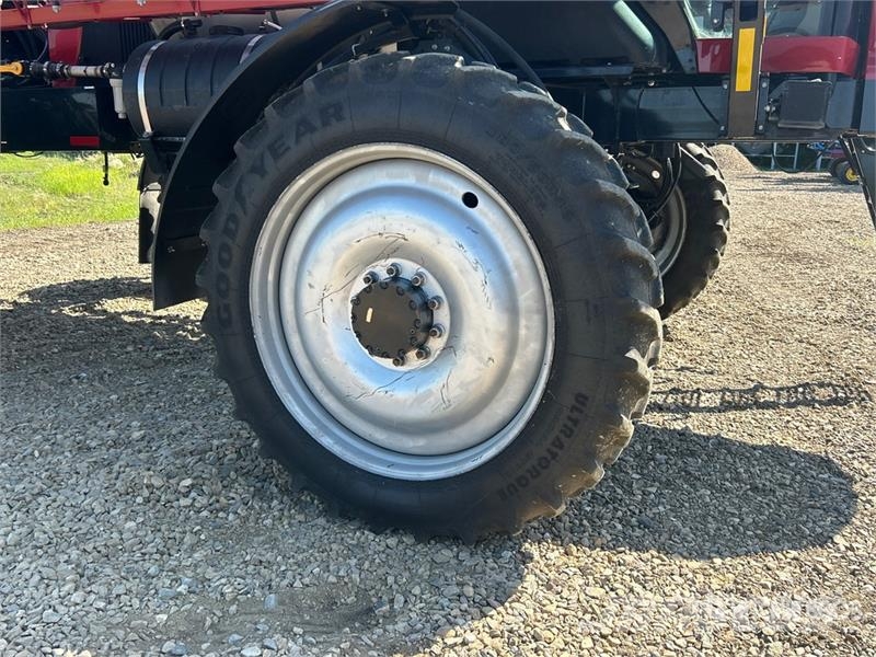 Case IH Patriot 3330 120 ft 4x4 High Clearance Self-Propel Irroratrici semoventi