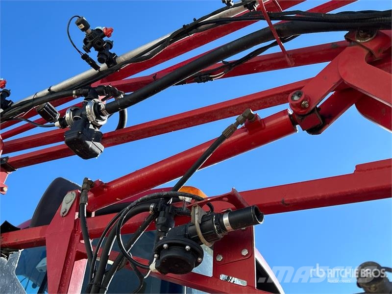 Case IH Patriot 3330 100 ft 4x4 High Clearance Self-Propel رشاشات ذاتية الحركة