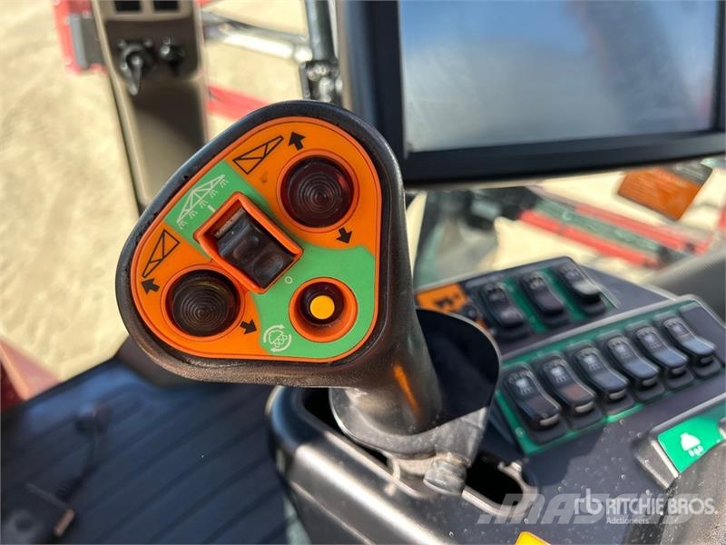 Case IH Patriot 3330 100 ft 4x4 High Clearance Self-Propel رشاشات ذاتية الحركة
