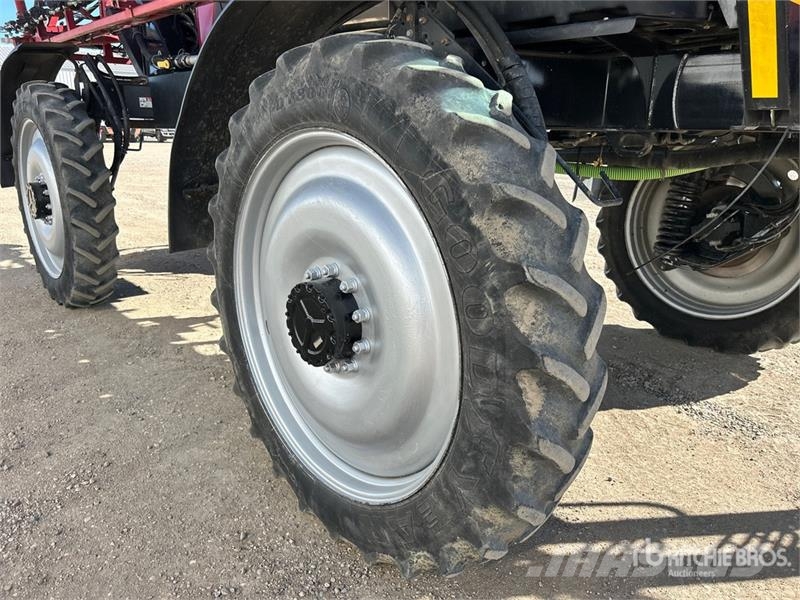 Case IH Patriot 3330 100 ft 4x4 High Clearance Self-Propel رشاشات ذاتية الحركة