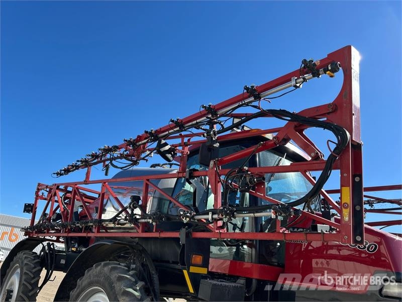 Case IH Patriot 3330 100 ft 4x4 High Clearance Self-Propel رشاشات ذاتية الحركة