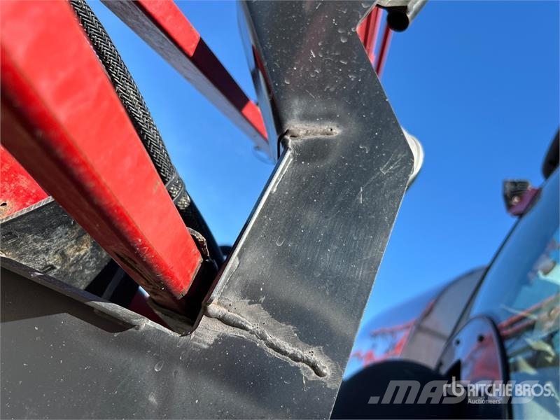 Case IH Patriot 3330 100 ft 4x4 High Clearance Self-Propel رشاشات ذاتية الحركة