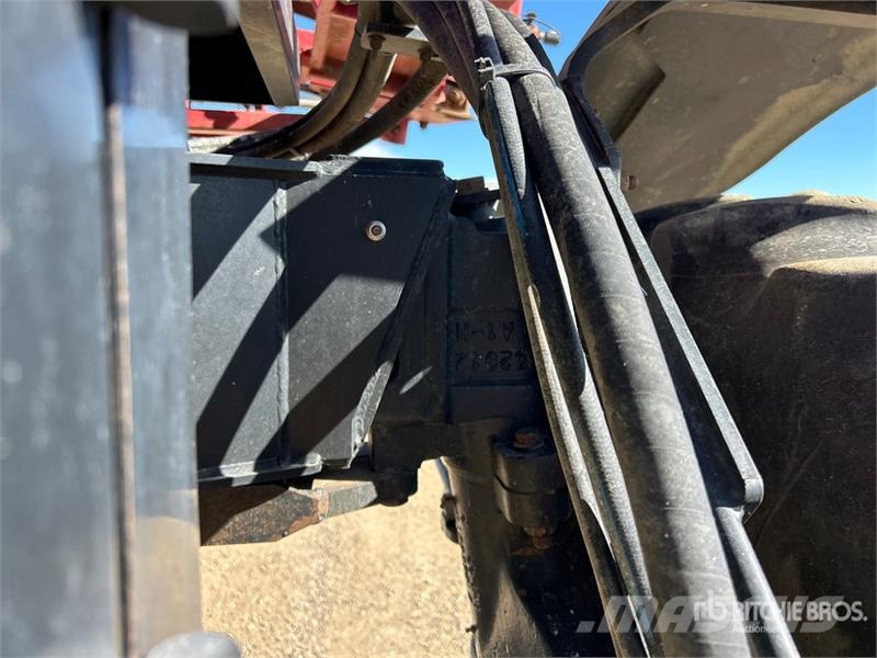 Case IH Patriot 3330 100 ft 4x4 High Clearance Self-Propel رشاشات ذاتية الحركة