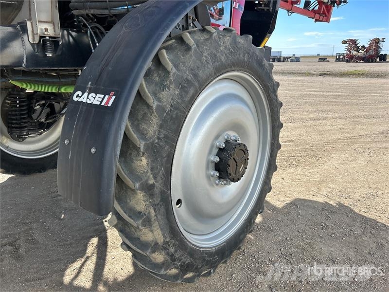 Case IH Patriot 3330 100 ft 4x4 High Clearance Self-Propel رشاشات ذاتية الحركة