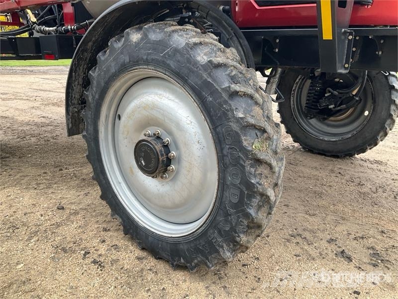 Case IH Patriot 4420 120 ft 4x4 High Clearance Self-Propel رشاشات ذاتية الحركة