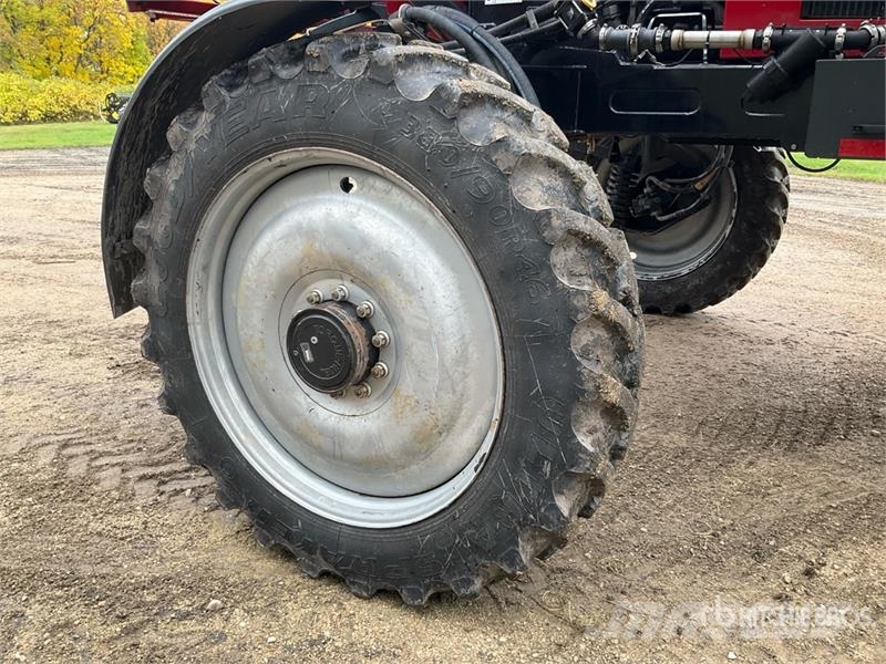Case IH Patriot 4420 120 ft 4x4 High Clearance Self-Propel رشاشات ذاتية الحركة