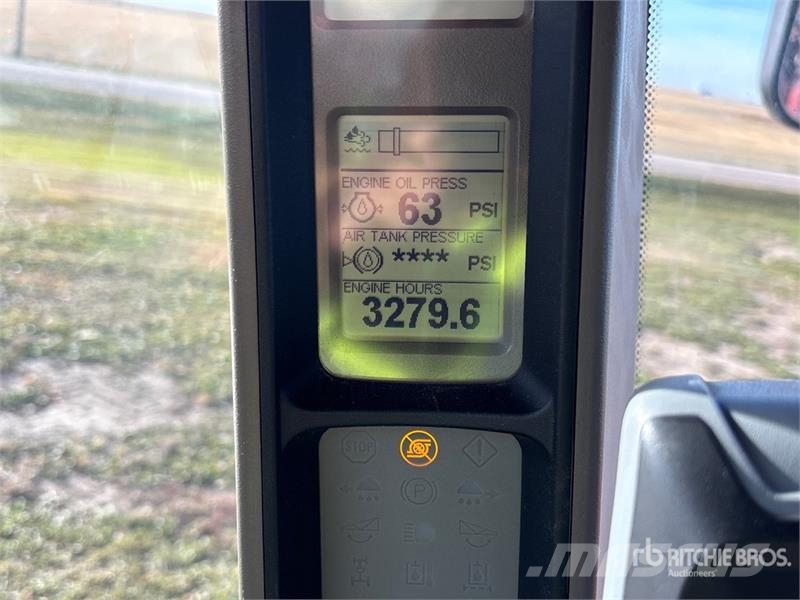 Case IH Patriot 4430 120 ft 4x4 High Clearance Self-Propel Self-propelled sprayers