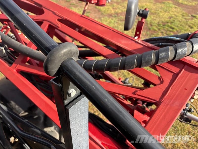Case IH Patriot 4440 120 ft 4x4 High Clearance Self-Propel Samohodne škropilnice