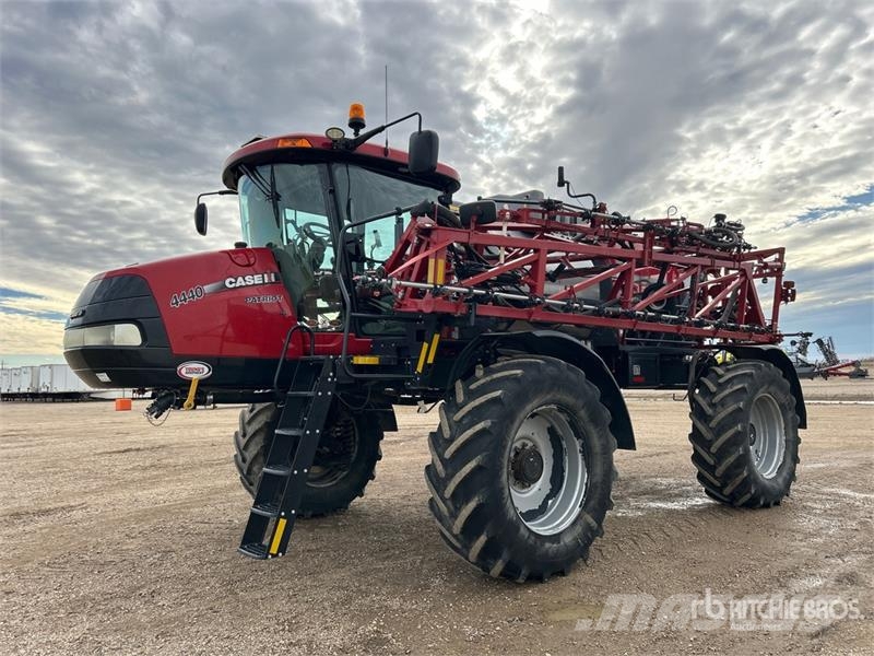 Case IH Patriot 4440 120 ft 4x4 High Clearance Self-Propel Kendinden tahrikli pülverizatörler