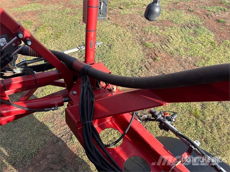 Case IH Patriot 4440 120 ft 4x4 High Clearance Self-Propel Samohodne škropilnice