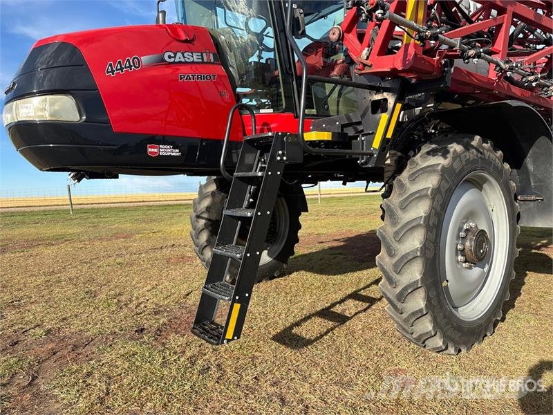 Case IH Patriot 4440 120 ft 4x4 High Clearance Self-Propel Samohodne škropilnice