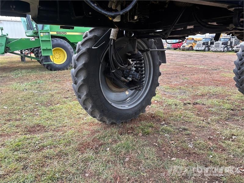 Case IH Patriot 4440 120 ft 4x4 High Clearance Self-Propel Samohodne škropilnice