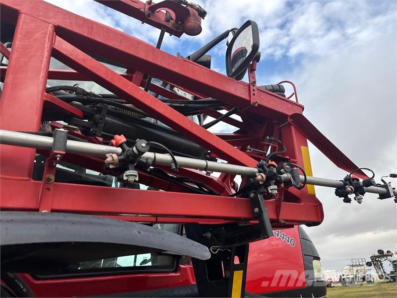 Case IH Patriot 4440 120 ft 4x4 High Clearance Self-Propel Samohodne škropilnice