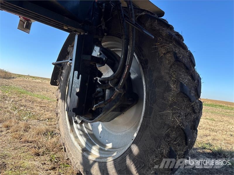 Case IH Patriot 4440 120 ft 4x4 High Clearance Self-Propel Pašgājēji smidzinātāji