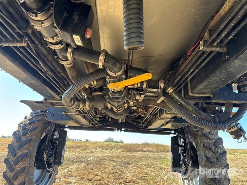 Case IH Patriot 4440 120 ft 4x4 High Clearance Self-Propel Pašgājēji smidzinātāji