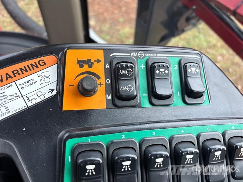 Case IH Patriot 4440 120 ft 4x4 High Clearance Self-Propel Samohodne škropilnice