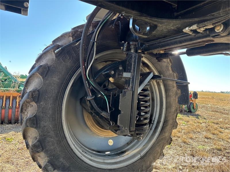 Case IH Patriot 4440 120 ft 4x4 High Clearance Self-Propel Pašgājēji smidzinātāji