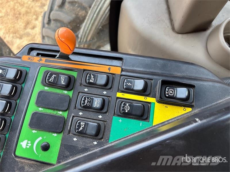 Case IH Patroit 4440 120 ft 4x4 High Clearance Self-Propel رشاشات ذاتية الحركة