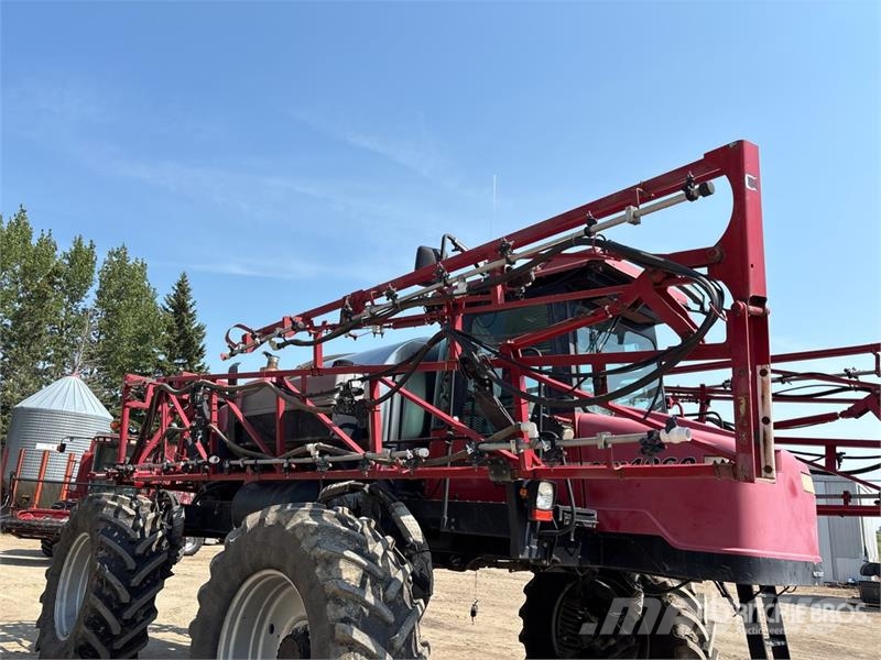 Case IH SPX4260 90 ft High Clearance Self-Propelled Spraye Zelfrijdende spuitmachines