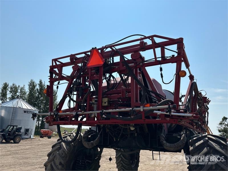 Case IH SPX4260 90 ft High Clearance Self-Propelled Spraye Zelfrijdende spuitmachines