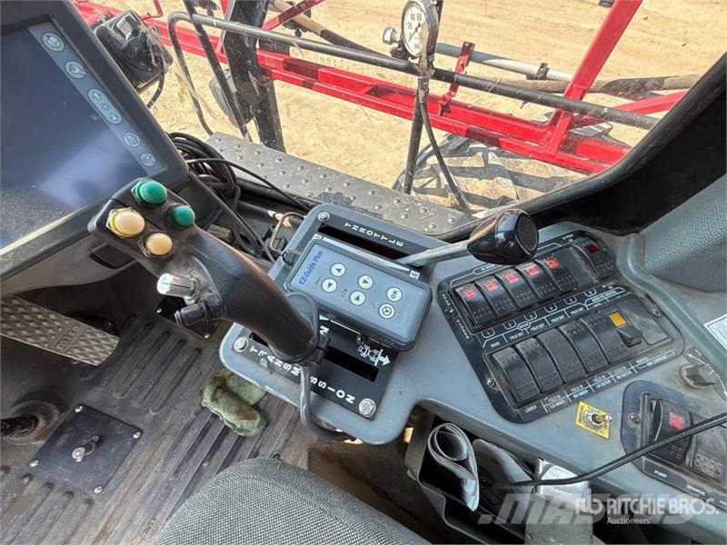 Case IH SPX4260 90 ft High Clearance Self-Propelled Spraye Zelfrijdende spuitmachines