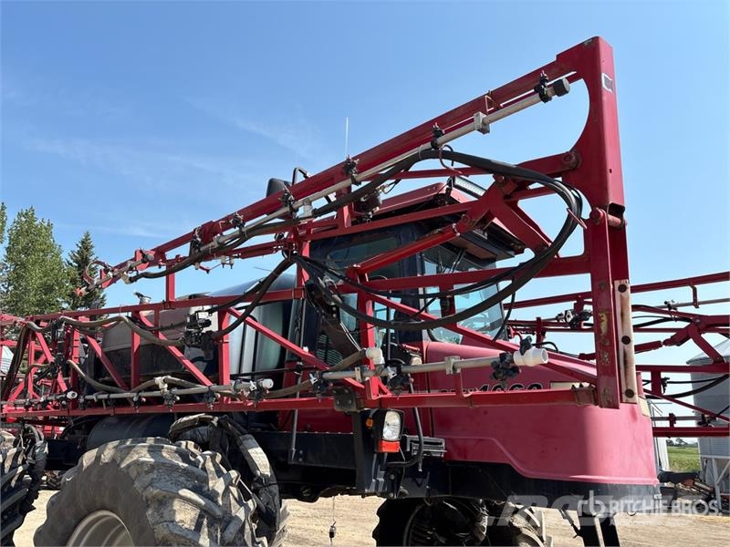 Case IH SPX4260 90 ft High Clearance Self-Propelled Spraye Zelfrijdende spuitmachines