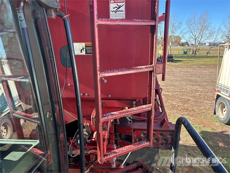 Case IH Titan 4530 70 ft Air Boom 4x2 Floater Fertilizer A Esparcidoras de minerales