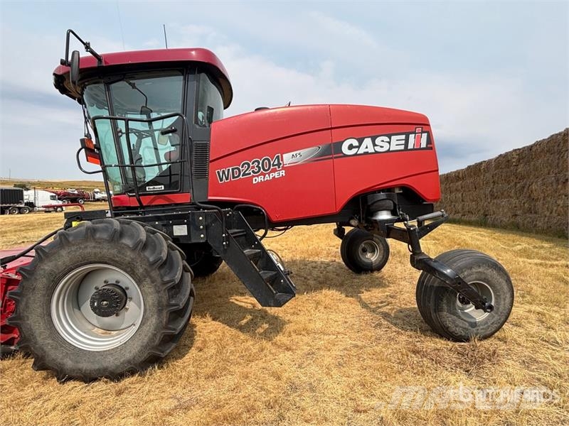 Case IH WD2304 19 ft 3 in Mower Conditioner Windrower محشات