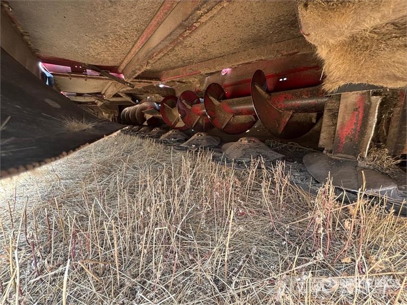 Case IH WD2304 19 ft 3 in Mower Conditioner Windrower محشات