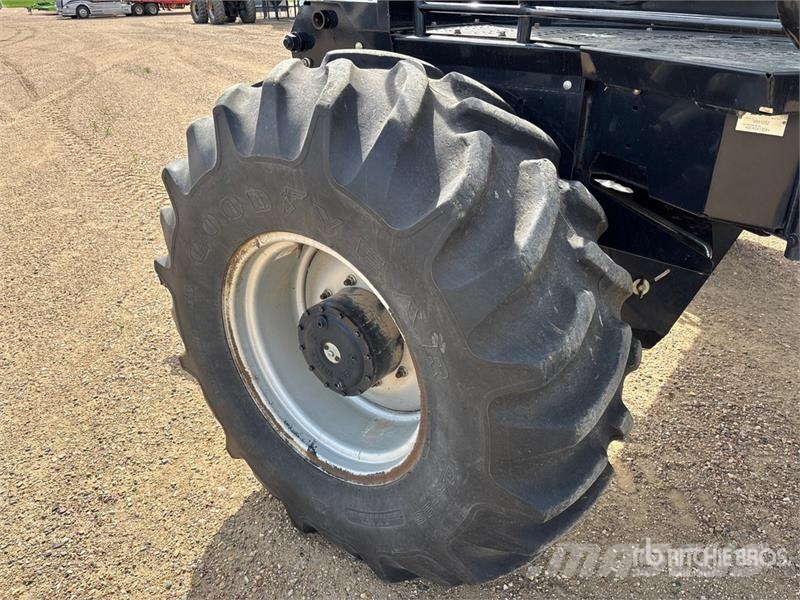 Case IH WDX1202 36 ft Swather Windrower Vālotāji