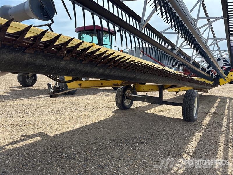 Case IH WDX1202 36 ft Swather Windrower Vālotāji
