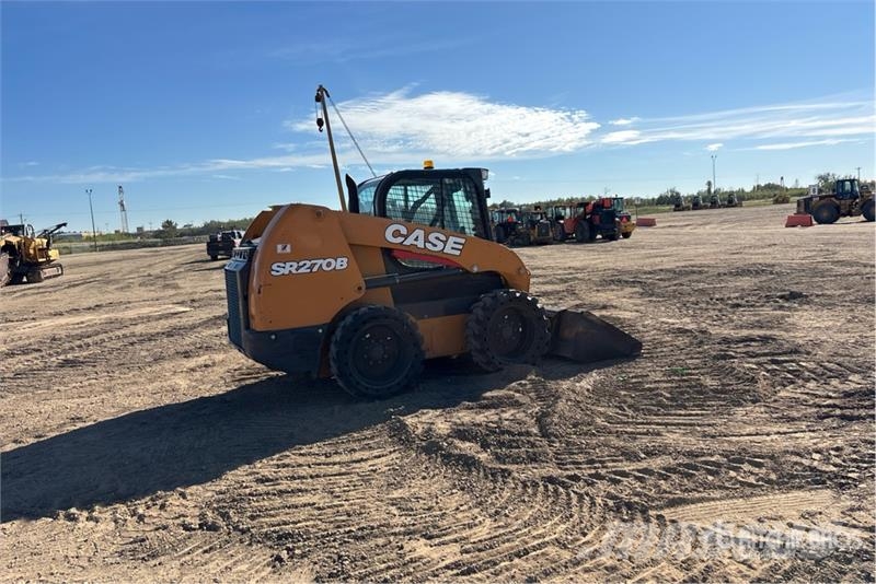 CASE SR270B Two-Speed Skid Steer Loader Šmykom riadené nakladače