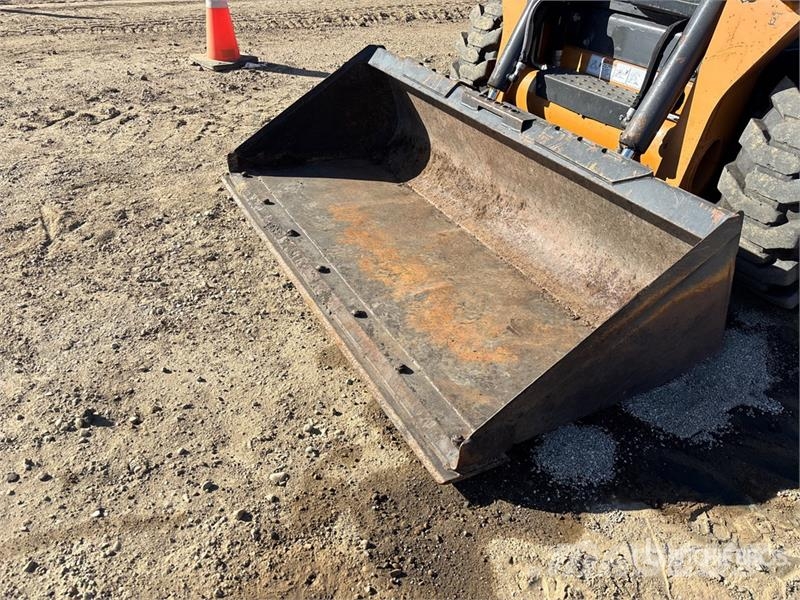CASE SR270B Two-Speed Skid Steer Loader Šmykom riadené nakladače