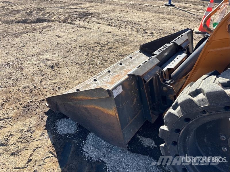 CASE SR270B Two-Speed Skid Steer Loader Šmykom riadené nakladače