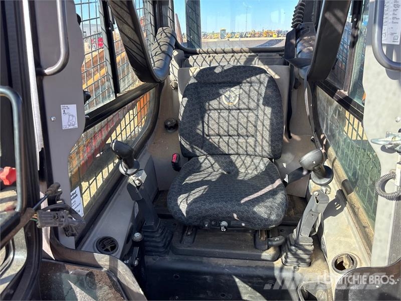 CASE SR270B Two-Speed Skid Steer Loader Šmykom riadené nakladače