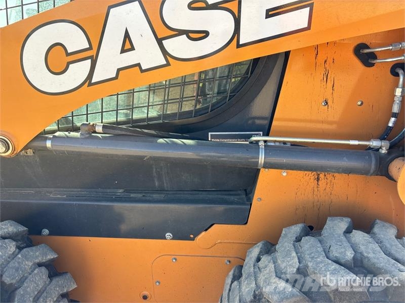 CASE SR270B Two-Speed Skid Steer Loader Šmykom riadené nakladače