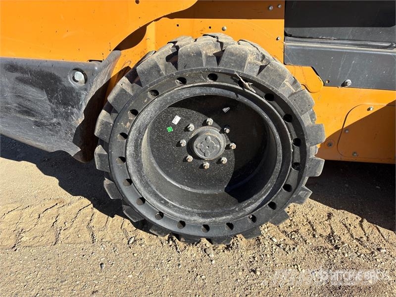 CASE SR270B Two-Speed Skid Steer Loader Šmykom riadené nakladače