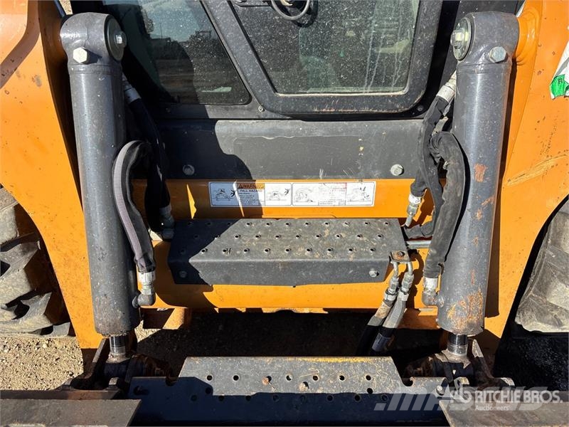 CASE SR270B Two-Speed Skid Steer Loader Šmykom riadené nakladače