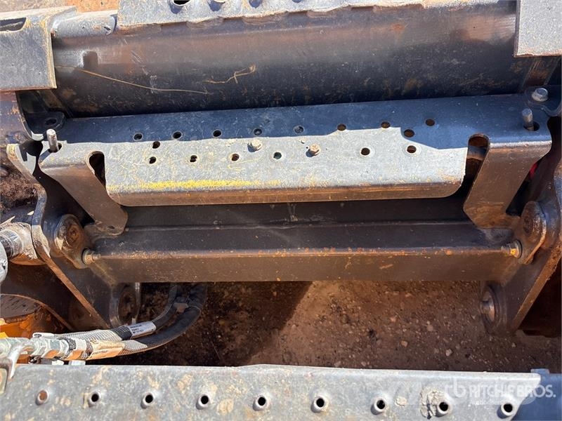 CASE SR270B Two-Speed Skid Steer Loader Šmykom riadené nakladače