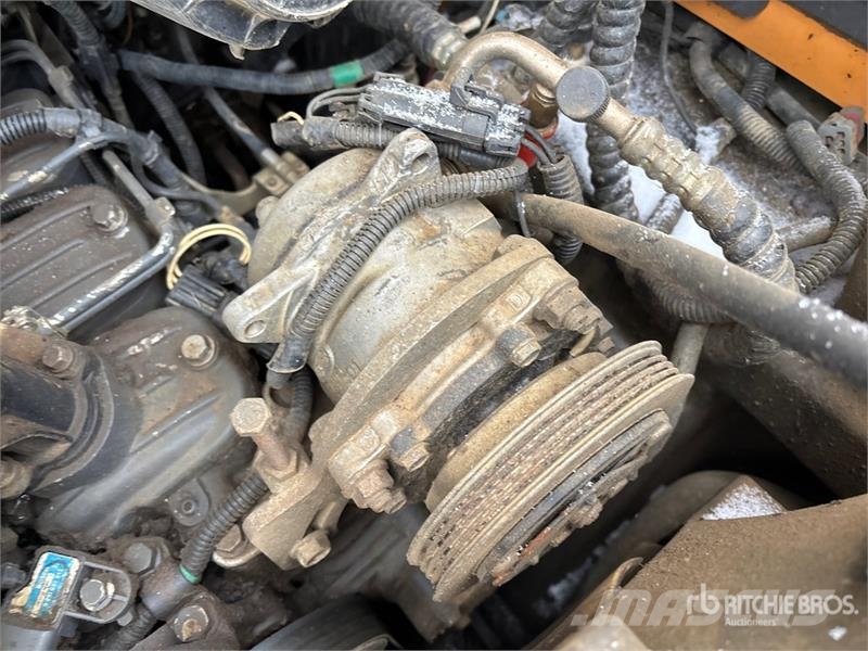 CASE SV250 لوادر انزلاقية التوجيه