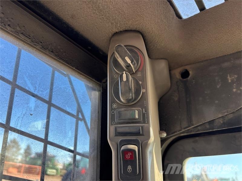 CASE SV250 لوادر انزلاقية التوجيه