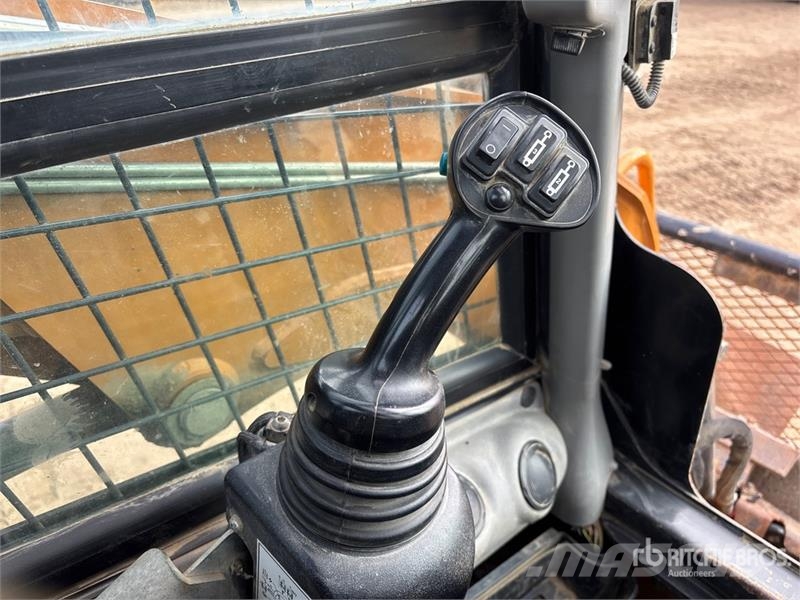 CASE TR320 Kompaktlader