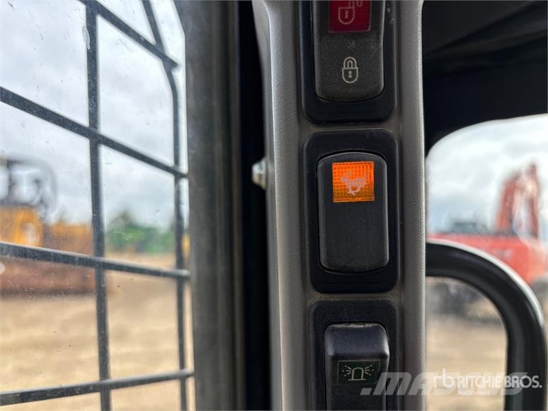 CASE TR320 Kompaktlader
