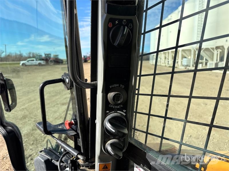 CASE TV370B Two-Speed Compact Track Loader Kompaktlader