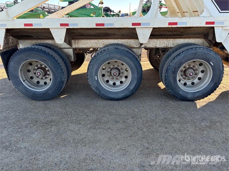 Castleton 37 ft Tri/A Belly Dump Trailer Самоскиди