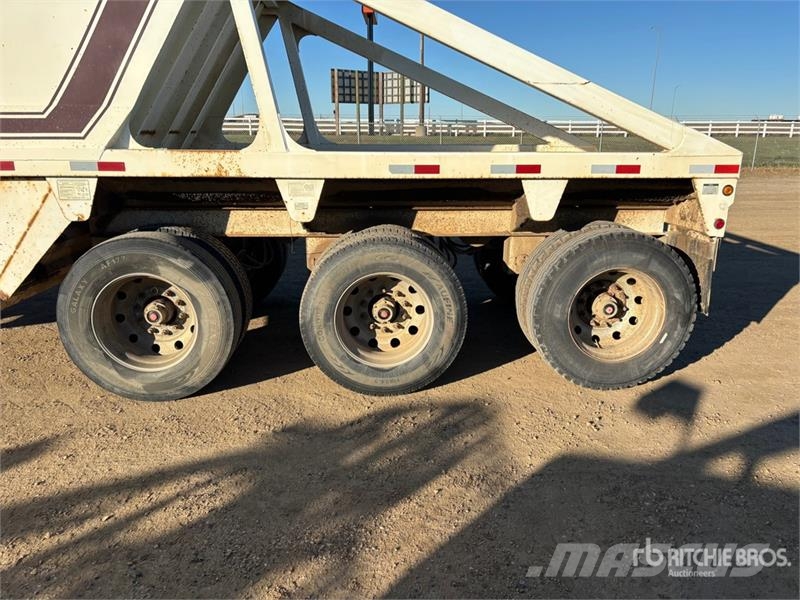 Castleton 37 ft Tri/A Belly Dump Trailer Самоскиди