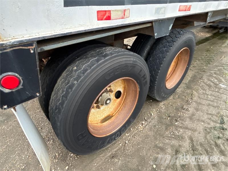 Castleton 38 ft T/A Grain Trailer Remorci pentru cereale / siloz